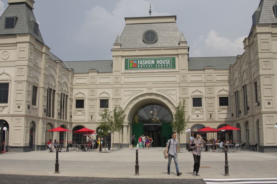 Outlet fashion centre